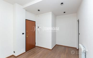 2 LOCALI RISTRUTTURATO con CANTINA