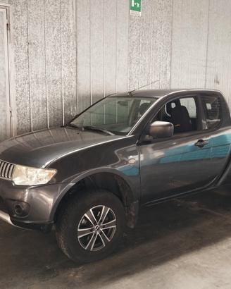 MITSUBISHI L200 - 2011