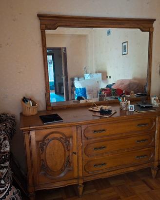 Camera da letto classica in noce