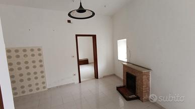 Immobile indipendente 100mq 3 vani con servizi