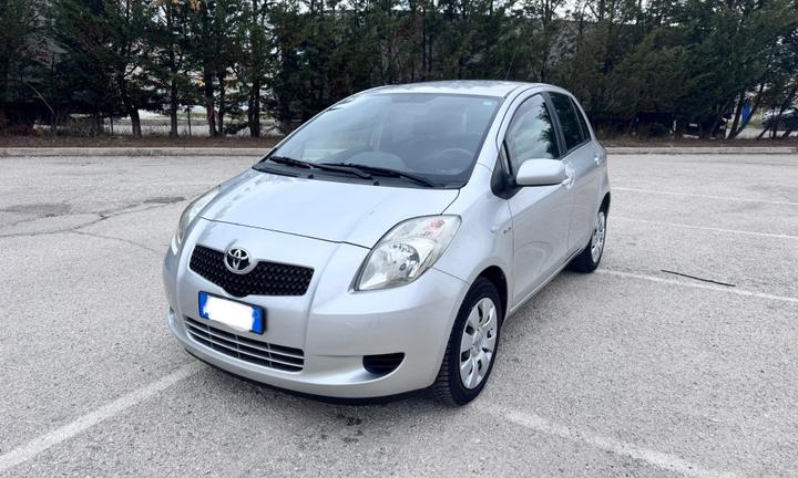 Toyota Yaris 1.4 D-4D 5 porte M-MT Sol automatica.
