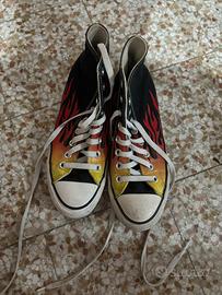 scarpe converse con fiamma