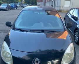 Renault twingo serie le Iene