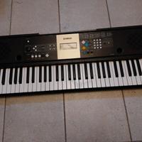 Tastiera Yamaha YPT-220