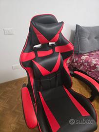 Sedia da gaming massaggiante con poggiapiedi