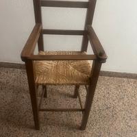 Seggiolino in legno per bambini