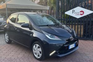 Toyota Aygo 1.0 VVT-i 69 CV 5 porte x-play automat
