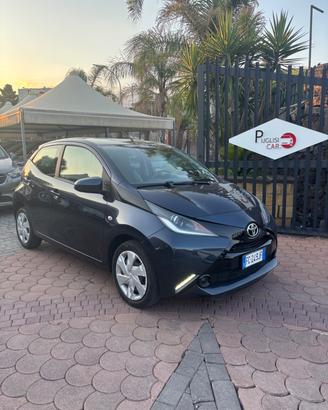 Toyota Aygo 1.0 VVT-i 69 CV 5 porte x-play automat