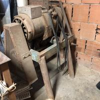Saldatrice a cardano 470A