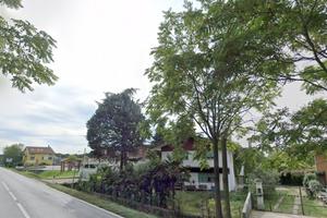 Casa di testa quadricamere più studio e giardino