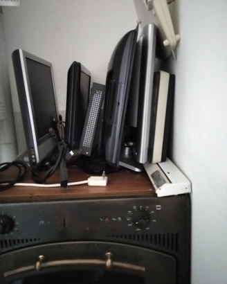 Tv 20 pollici Amstrad,usata,con vecchio decoder ec