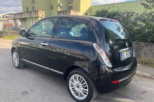 Lancia Ypsilon 1.2 69 CV Platinum 200.000 KM