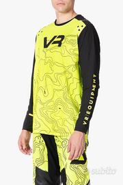 T-shirt e Pantalone Uomo VR46 EQUIPMENT