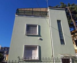 Ufficio a Foligno, viale Cesare Battisti, 4 locali
