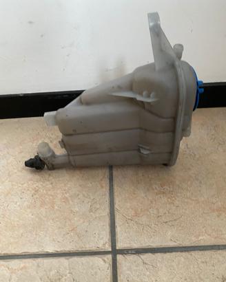 Vaschetta liquido refrigerante Audi Q5 2.0 tdi 201