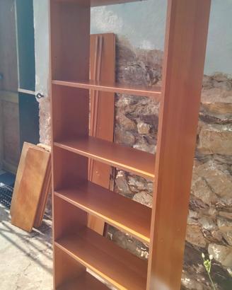 Scaffale in legno laccato 