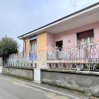 PORZIONE DI BIFAMILIARE A CORNAREDO
