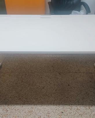 Scrivania bianca da ufficio IKEA Mittzon 160x80