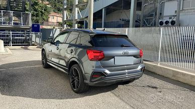 Audi Q2 35 1.5 tfsi identity black