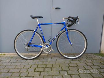 Bici da corsa Olmo, gruppo campagnolo