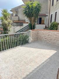 VILLA A SCHIERA A MONREALE