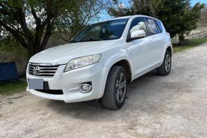 Toyota RAV4 crossover 2.2D