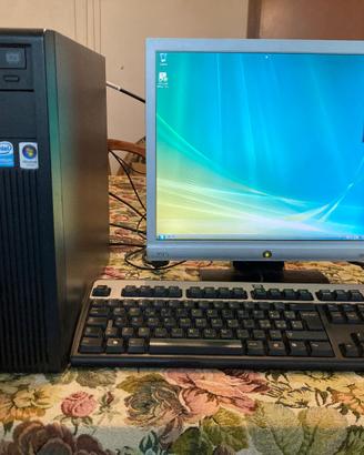 Computer PC HP DX2300 con accessori