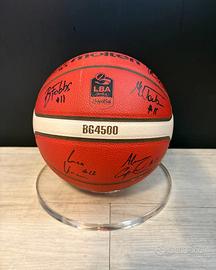 Pallone autografato Dinamo Sassari