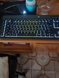 monitor 144hz piu tastiera nuova mai usata 