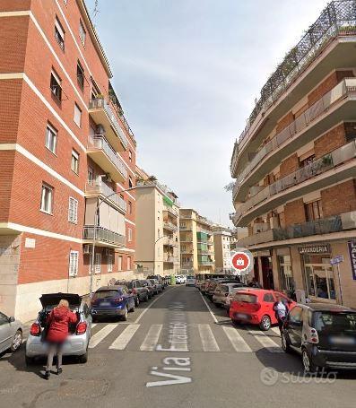 Singola con bagno privato e balcone - prati