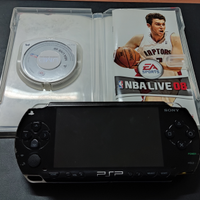 Psp + custodia + 1gioco + memoria con giochi