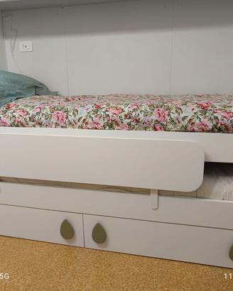 Letto doppio con cassetti