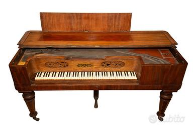 Fortepiano antico in piuma di mogano, Inglese