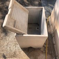 Vasca antica per lavare i panni ,0 da giardino