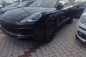 Porsche cayenne coupe'