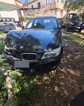 BMW serie 3 320d incidentata 