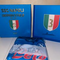 Maglia SSC Napoli Campioni d’Italia con cofanetto