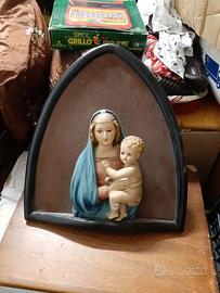 Vecchia Madonna con cornice da parete.