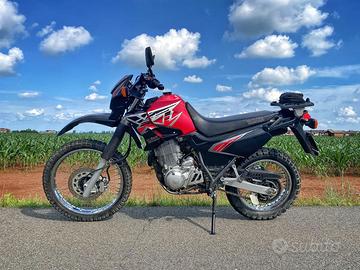 Moto Yamaha XT 600