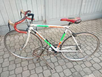 Bicicletta da corsa BMZ bici cerchi Nisi e Shimano