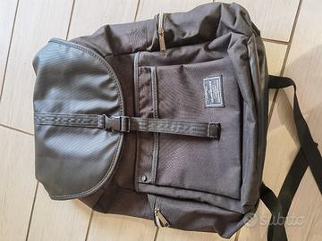 Zaino 30 litri nero elegante