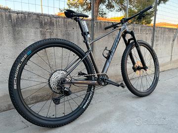 GIANT XTC 29" Carbon/Alloy