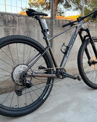 GIANT XTC 29" Carbon/Alloy