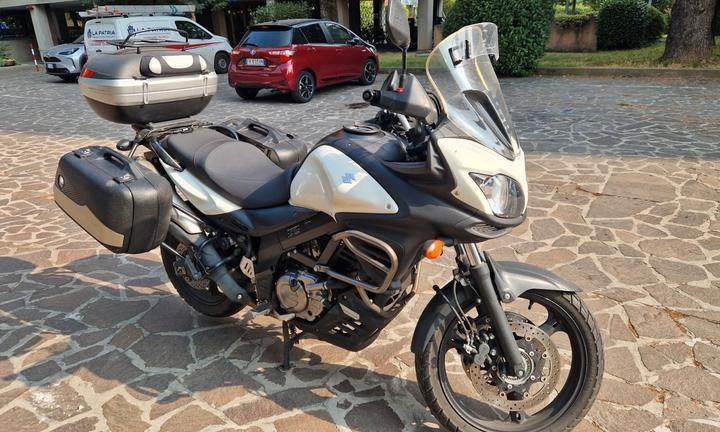 Suzuki V Strom DL 650 - 2012