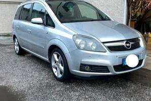 Opel Zafira b 1900 150 CV cosmo 