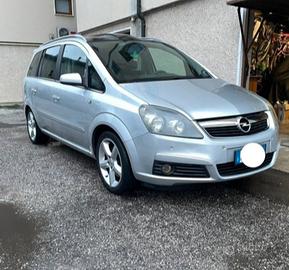 Opel Zafira b 1900 150 CV cosmo 
