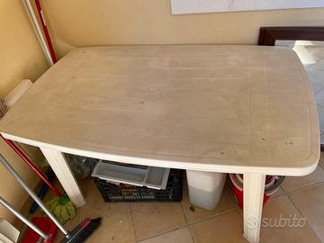 Tavolo + 5 sedie