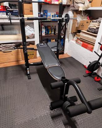 palestra completa con pesi e tappettini 