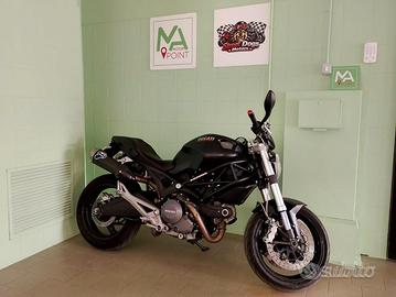 Ducati Monster 696