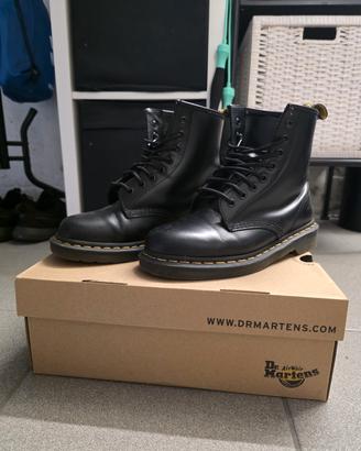 Dr. Martens neri